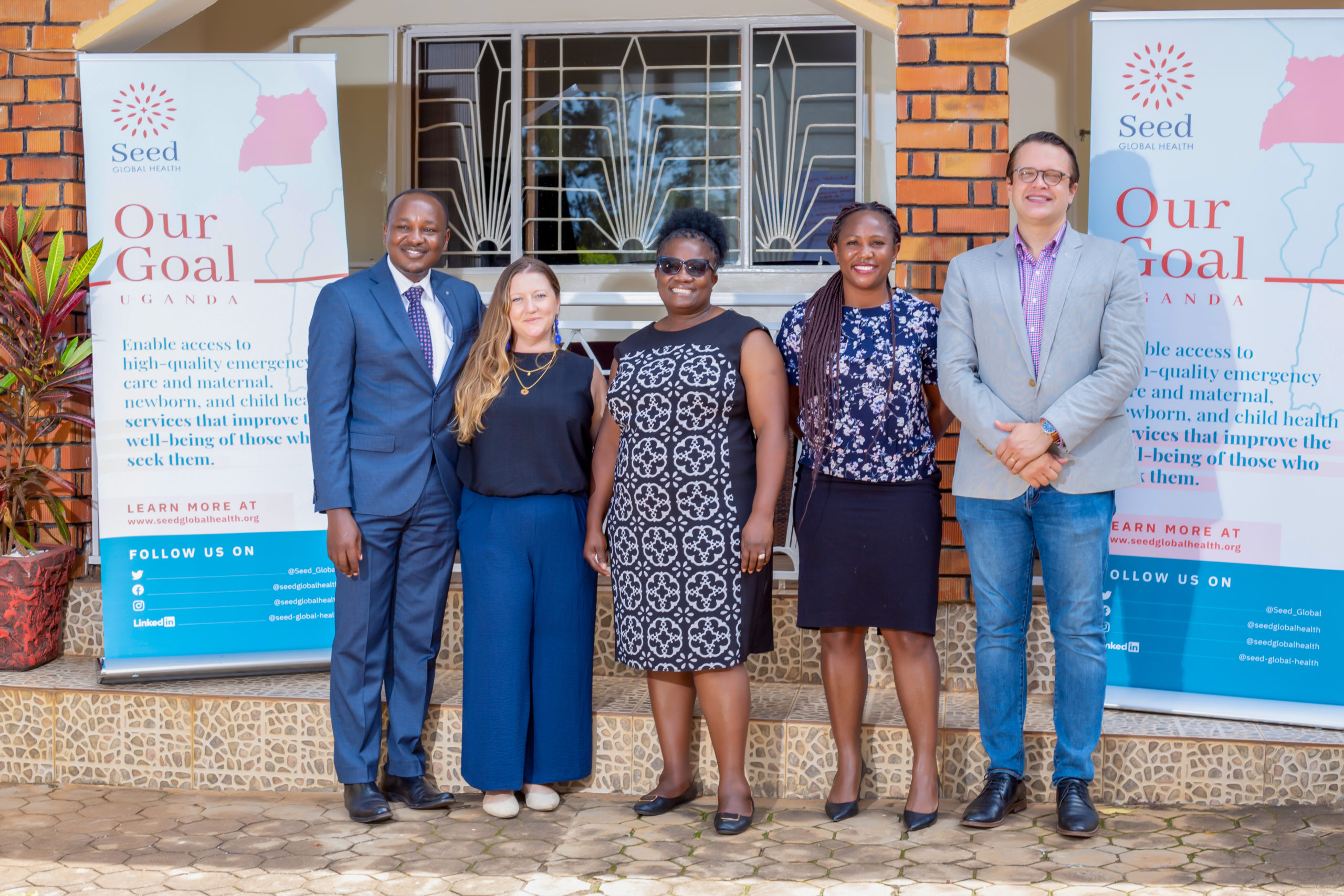 Medical students in laboratory